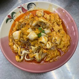 ปลาหมึกผัดผงกะหรี่ (กับข้าว)