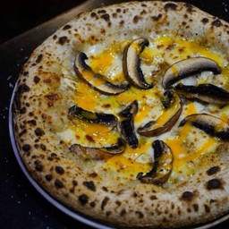 Alfredo Mushroom Pizza