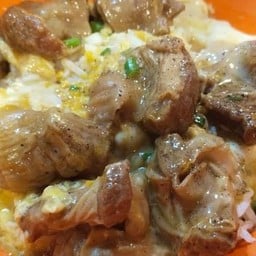 ข้าวหมูตุ๋นหน้าไข่
