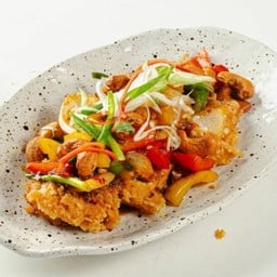 ไก่ทงคัตสึผัดเม็ดมะม่วงหิมพานต์