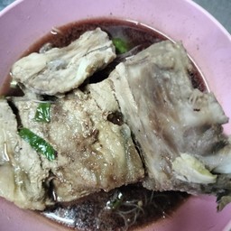 ก๋วยเตี๋ยวกระดูกเล้งน้ำตก