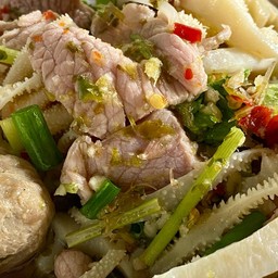 ยำเนื้อ