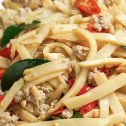 ข้าวหมูสับผัดหน่อไม้