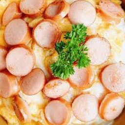 ข้าวไข่ข้นไส้กรอก