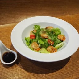 สลัดหอยเชลล์ย่างซอสญี่ปุ่น Scallop Salad