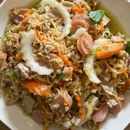 Spicy Instant Noodle Salad