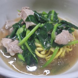 ราดหน้าหมูหมี่กรอบ