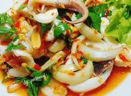 ยำปลาหมึก