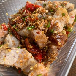 หมูกรอบคั่วพริกเกลือ - เป็นกับ