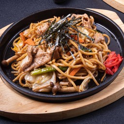 ยากิโซบะหมู