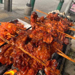 โครงไ่ก่แดง