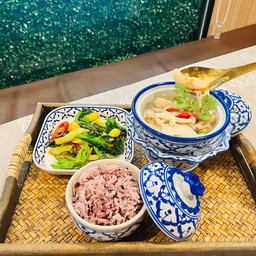 เซตมังสวิรัติ (ต้มยำเห็ด3อย่าง-ผัดคะน้าแปะก๊วยเห็ดหอม-ข้าวกล้อง)