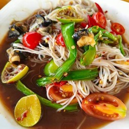 ตำขนมจีนผักลวก