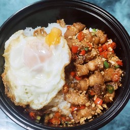 ข้าวไข่ดาว+สามชั้นคั่วพริกเกลือ