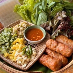 แหนมเนืองจัดชุด 8ไม้