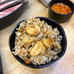 ข้าวผัดกระเทียม