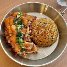 ข้าวผัดไก่ทอด