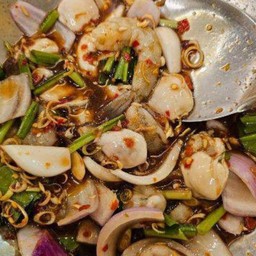 ยำหอยนางรมกุ้งสด