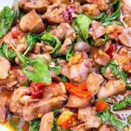 ข้าวกะเพราเครื่องไนไก่