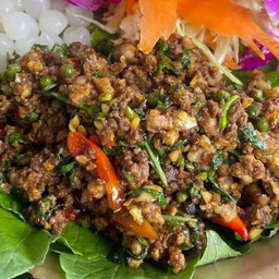 ซี่โครงหมูผัดใบยี่หร่า