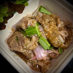 น้ำตก - หมูย่าง