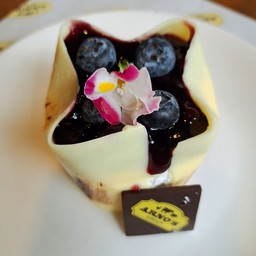 Cheese Cake Bluberry Sauce