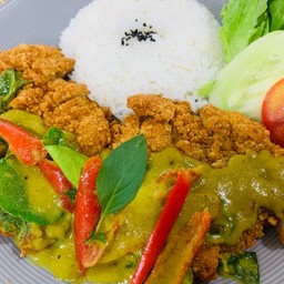 ข้าวเขียวหวานไก่กรอบ