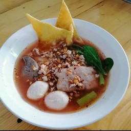 เกาเหลาเย็นตาโฟต้มยำเครื่องหมู (พิเศษ)