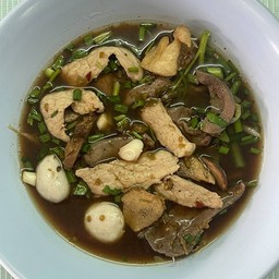 ก๋วยเตี๋ยวหมูน้ำตก ธรรมดา