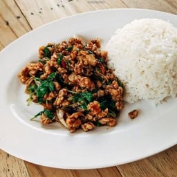 ข้าวราดผัดกะเพรา