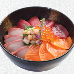 ข้าวหน้าปลาดิบรวม 5 อย่าง