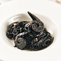 Spaghetti Seafood ink squid