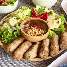 แหนมเนือง