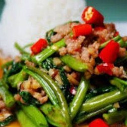 ข้าวผักบุ้งหมูสับ
