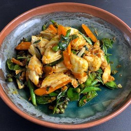 เนื้อปูก้อนผัดพริกเหลือง