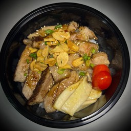 [อร่อยซ่ากับโค้ก] อร่อยคุ้ม 07 - ข้าวหน้าหมูย่าง + โค้ก 300ml