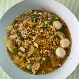 เกาเหลาหมูต้มยำ พิเศษ