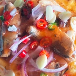 ยำปลากระป๋อง