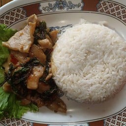 ข้าวกระเพราหมูหมัก