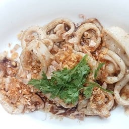 ปลาหมึกทอดกระเทียม