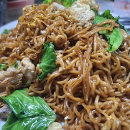 ผัดมาม่าหมู