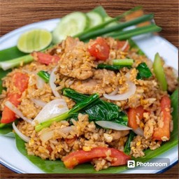 ข้าวผัดรถไฟปู้นๆ