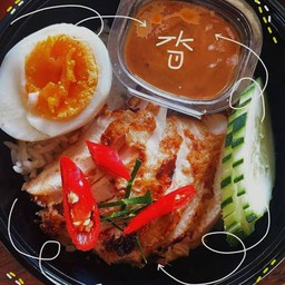 ข้าวแพนงไก่กรอบ+ไข่ต้ม