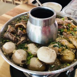 หม้อไฟหมูตุ๋น