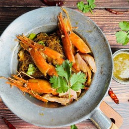 กุ้งอบวุ้นเส้น