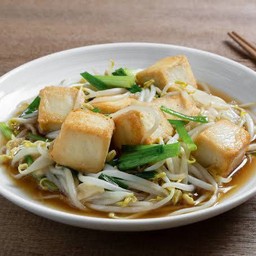 ข้าว เต้าหู้ผัดถั่วงอก