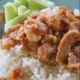 ข้าวหมูกะเทียม