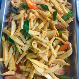 ผัดเผ็ดหน่อไม้
