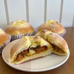 ขนมปังไส้แกงกะหรี่ไก่