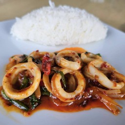 ข้าว หมึกผัดพริกเผา